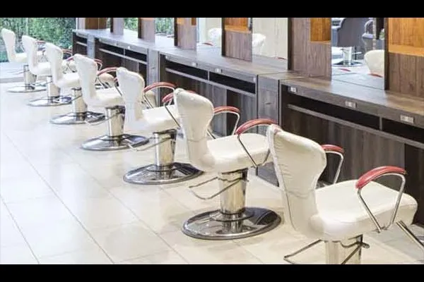 HAIR&MAKE EARTH 辻堂店(ヘアメイク アース ツジドウテン)